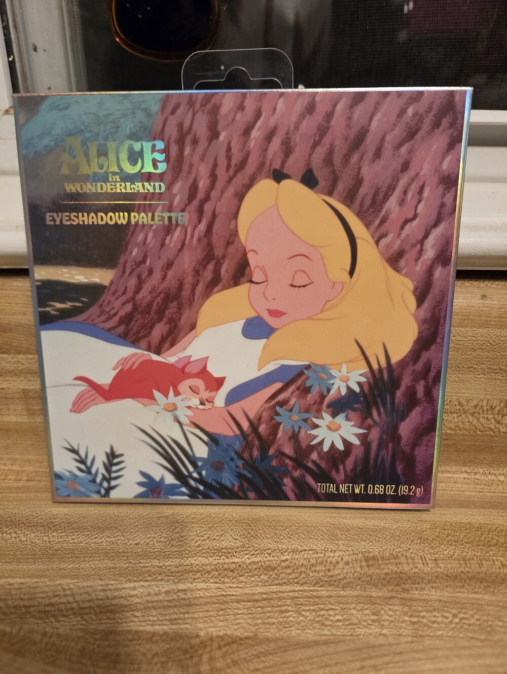Alice In Wonderland NWT 16 Shade Eyeshadow Pallette